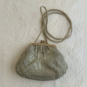 Vintage Whiting & Davis ivory metal crossbody bag. Kiss lock, leather trim. Nice